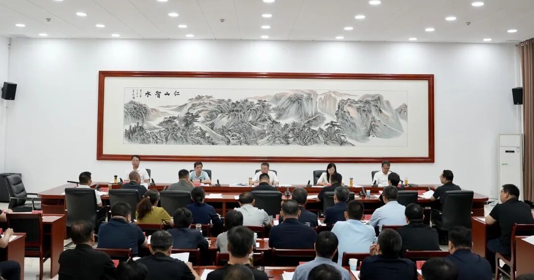 井陉县召开县委理论学习中心组学习会